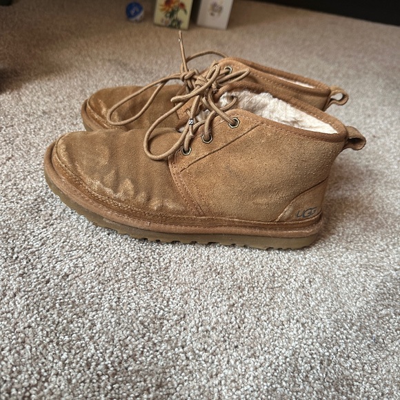 Men’s Uggs - Picture 3 of 5